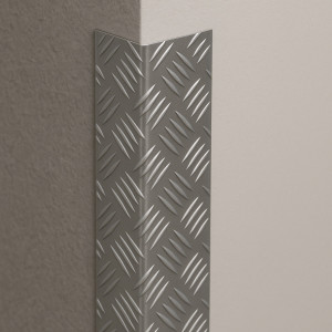Anti-slip aluminium angle bar – John Steel