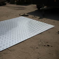 Lámina de Aluminio Estriada a Medida - Fondo de Remolque | John Steel