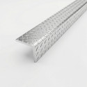 Maßgefertigtes L-Profil aus Aluminium-Riffelblech