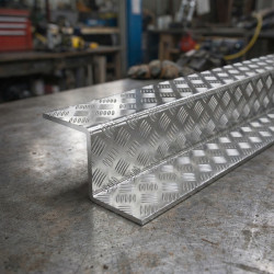 Perfil Z inox antiderrapante| John Steel