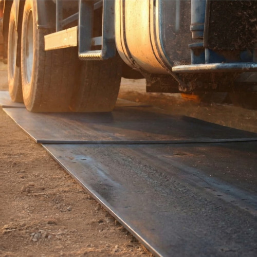 Custom-made raw steel ground protection plate- Robust floor protection