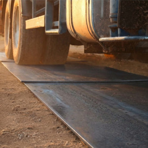 Custom-made raw steel ground protection plate- Robust floor protection