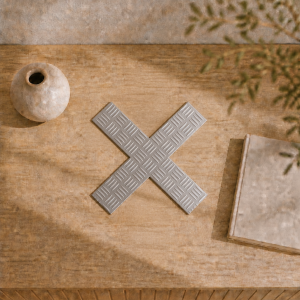Croix en inox larmé sur mesure | Découpe métal de précision