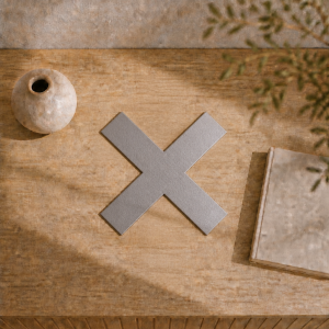 Croix en inox texture cuir sur mesure | John Steel