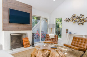 photo décoration intérieur en bois pour télévision