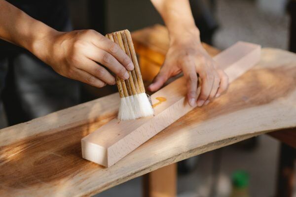 How to Naturally Protect a Wood Panel?