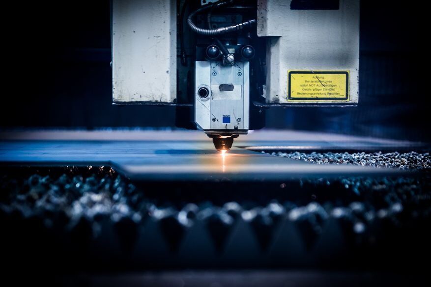 Choose between laser cutting or waterjet cutting for your metal project!