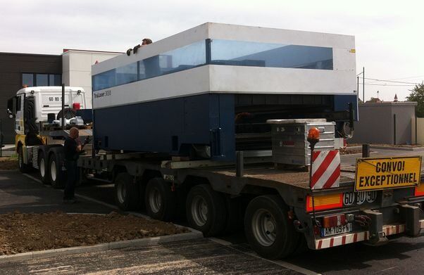 Laser J4 afternoon move: installation in the new workshop