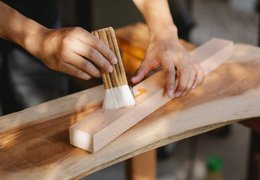 Hoe bescherm je een houten paneel op natuurlijke wijze?