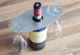 Ein Weinglas-Halter für Valentinstag