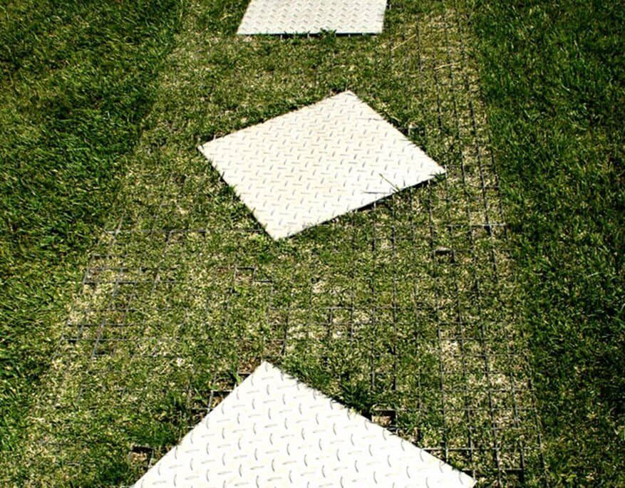 Como fazer lajes de jardim em metal?
