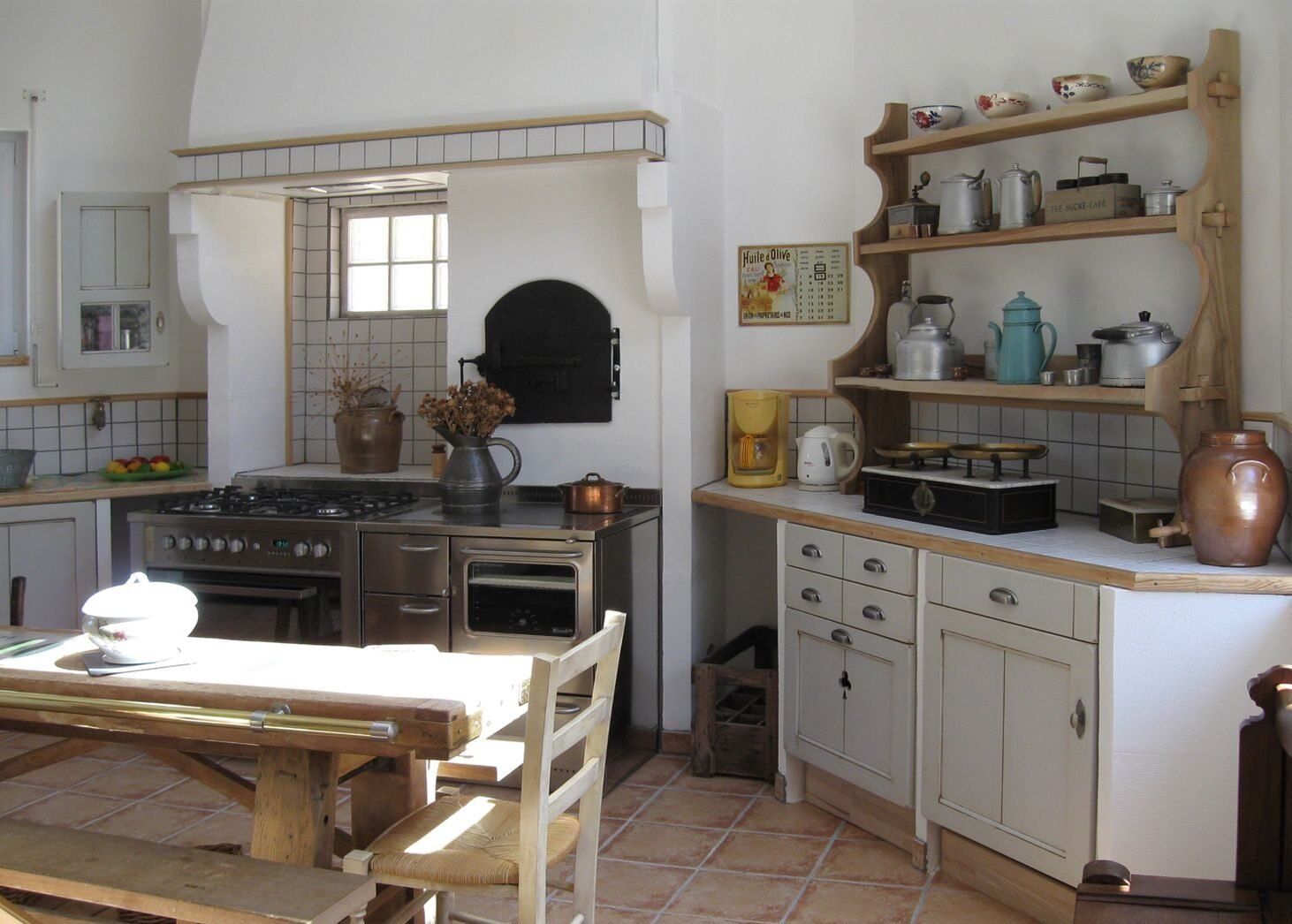Revestimento de um forno de pão com uma placa de aço