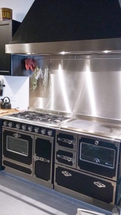 Quel métal choisir pour un fond de hotte ?