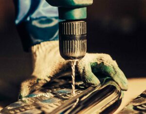 Astuces pour percer votre plaque de métal ⚒️?