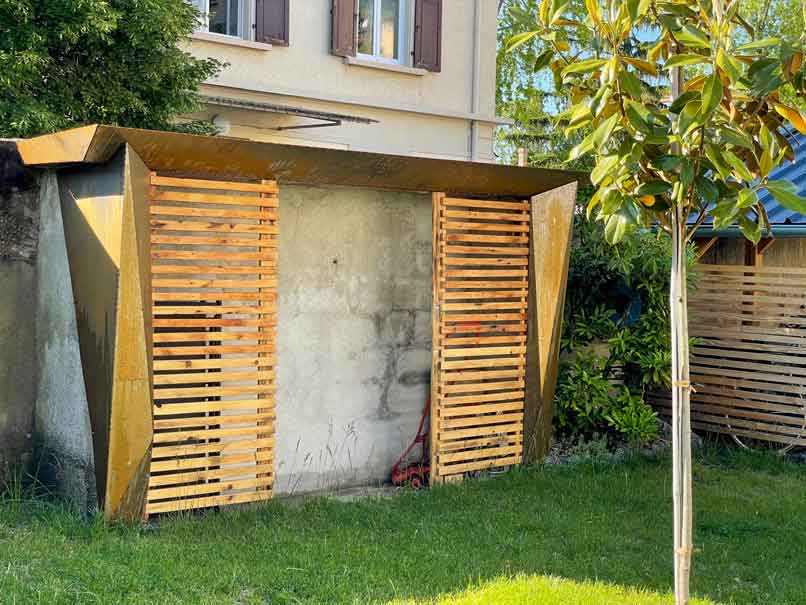 abri-bois-jardin-en-metal