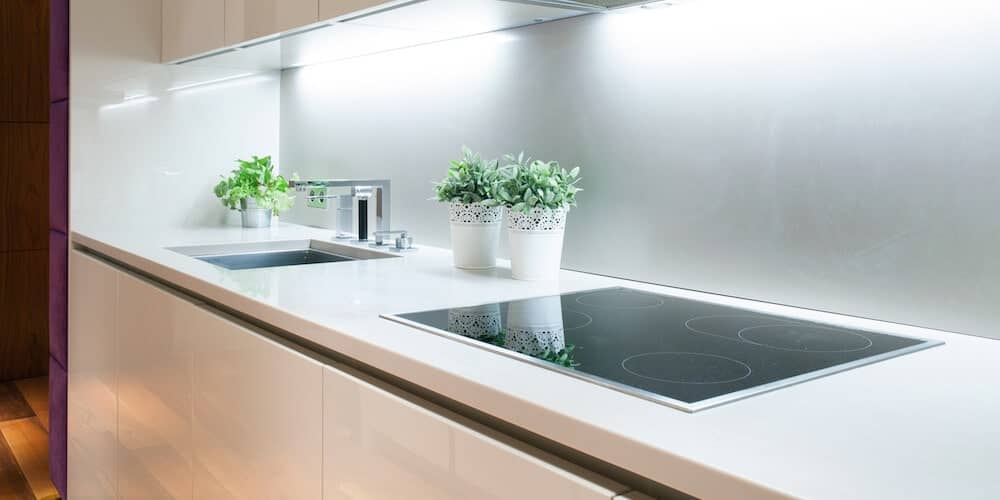 Crédence de cuisine en aluminium anodisé brossé