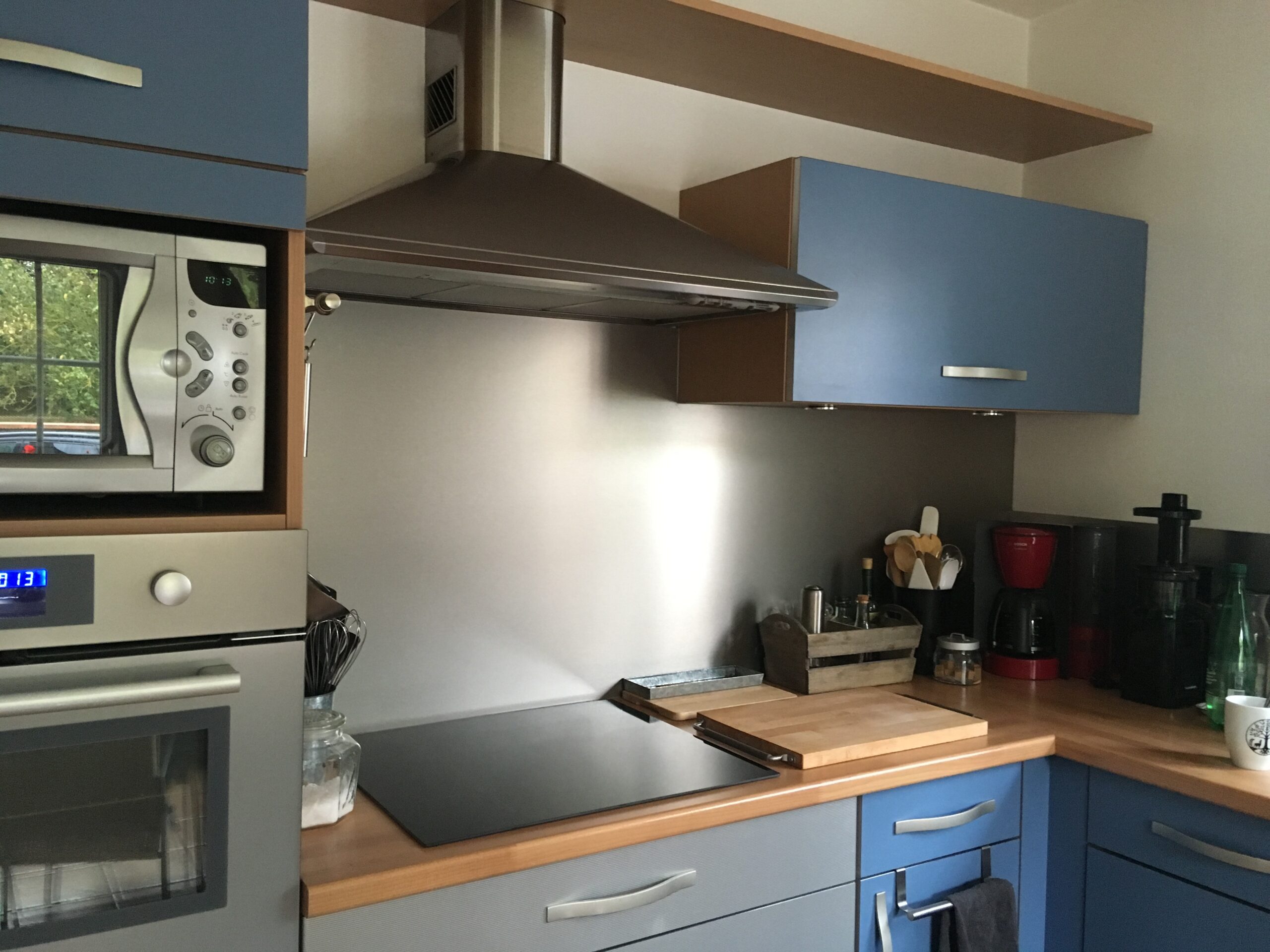 crédence sur-mesure en aluminium anodisé anti-traces